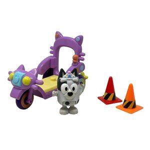 Bluey MUFFIN'S CAT SQUAD BIKE Scooter Figure Cones Cousin Playset Toy